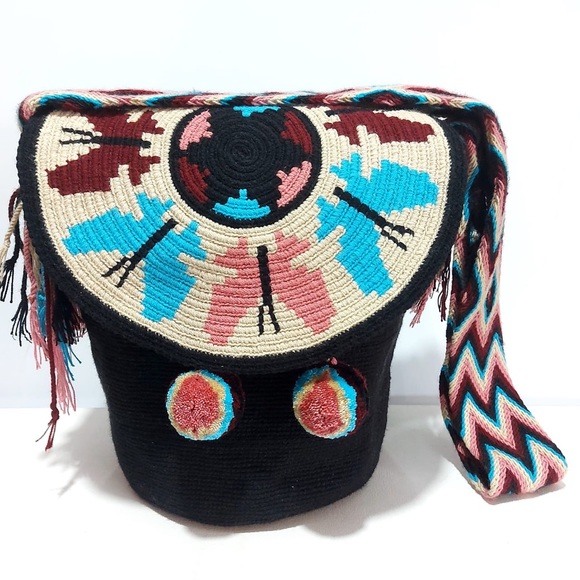 Traditional wayuu crossbody bags with cap - Picture 3 of 3